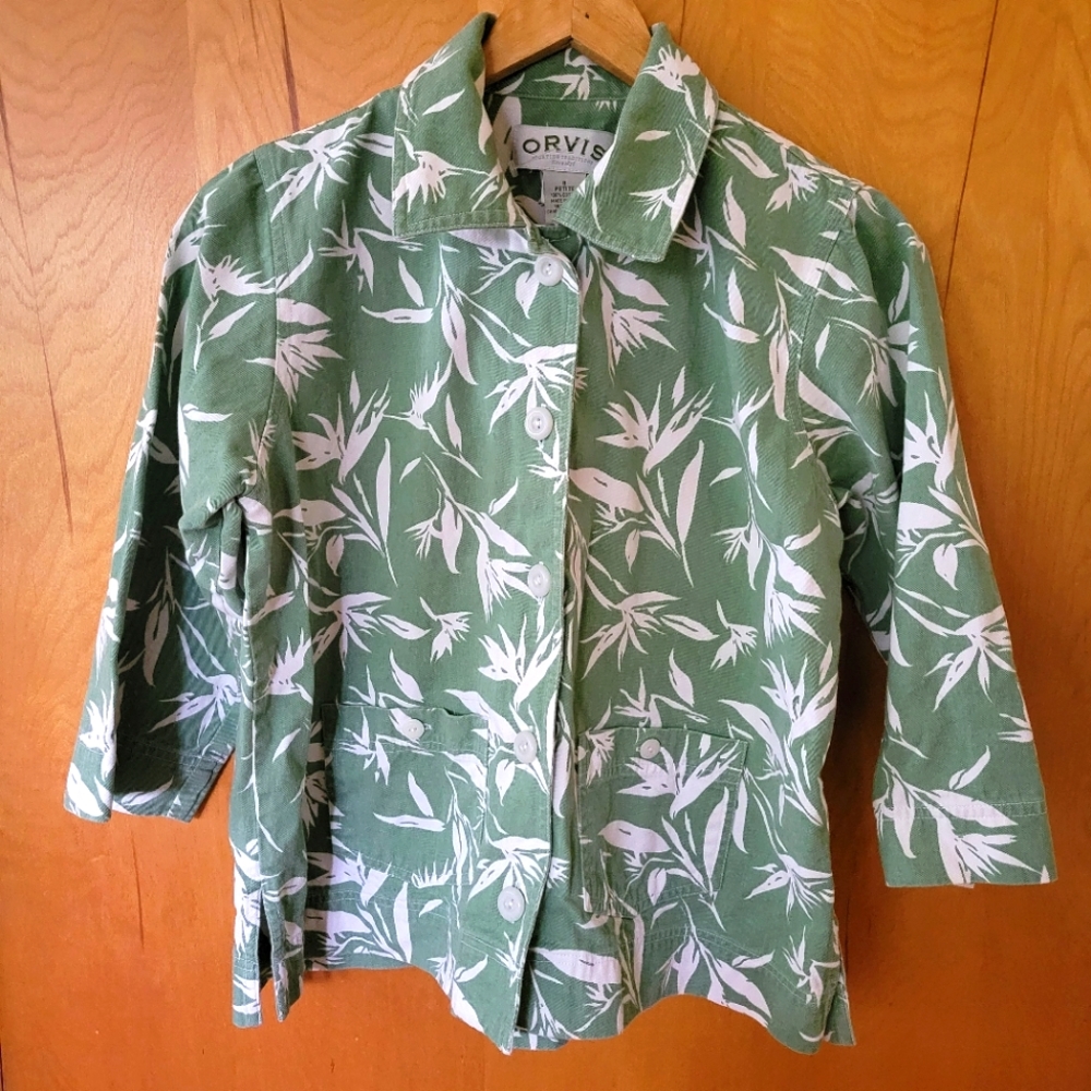 Orvis 3/4 sleeve, collared, button-up green and white floral jacket NWOT